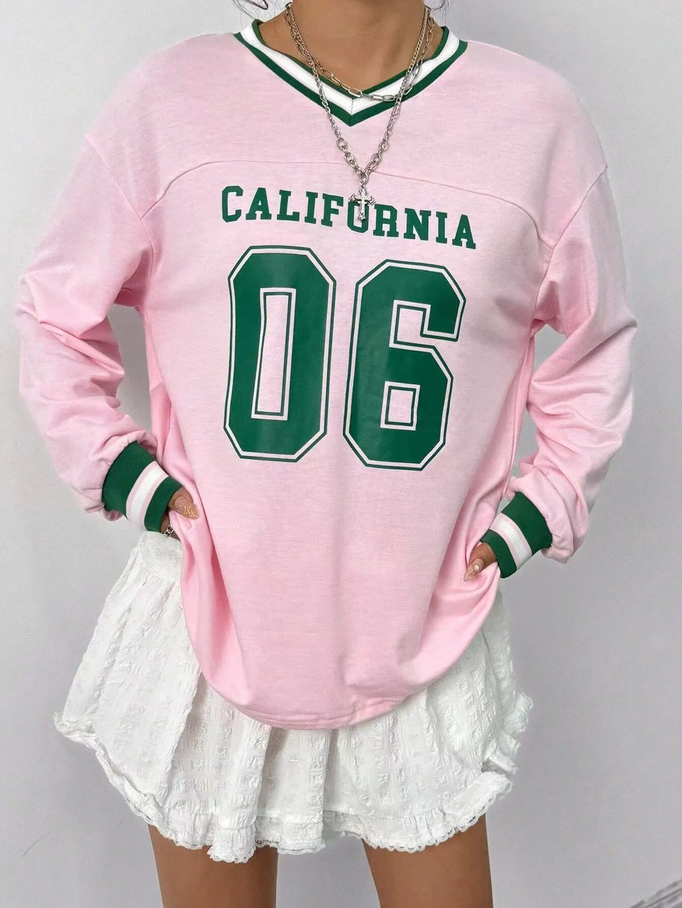 loose long-sleeved T-shirt