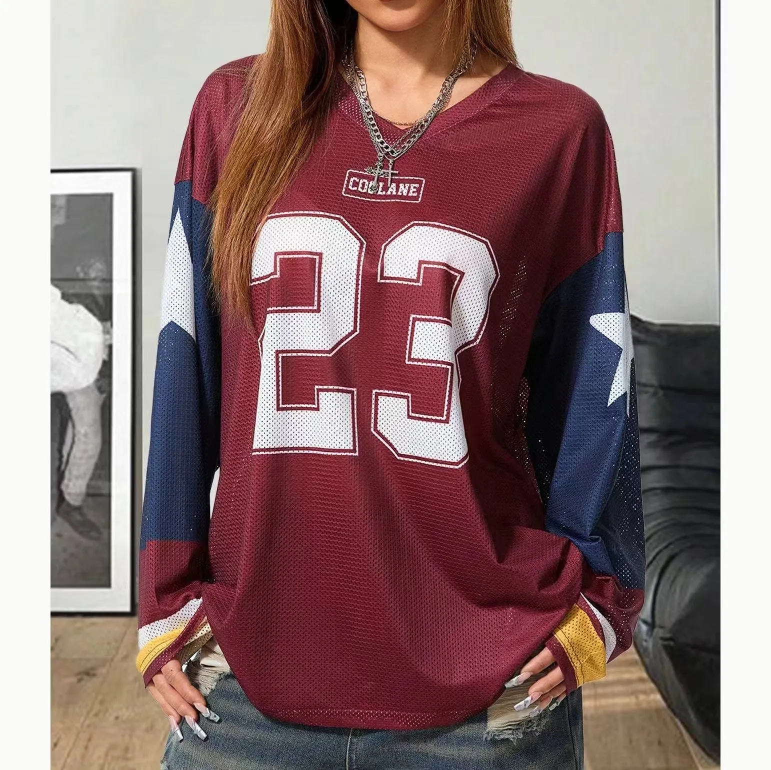loose long-sleeved T-shirt