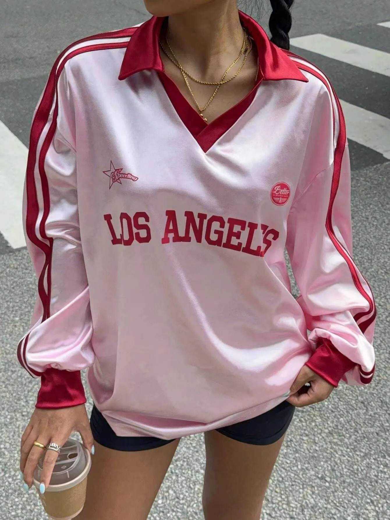 loose long-sleeved T-shirt