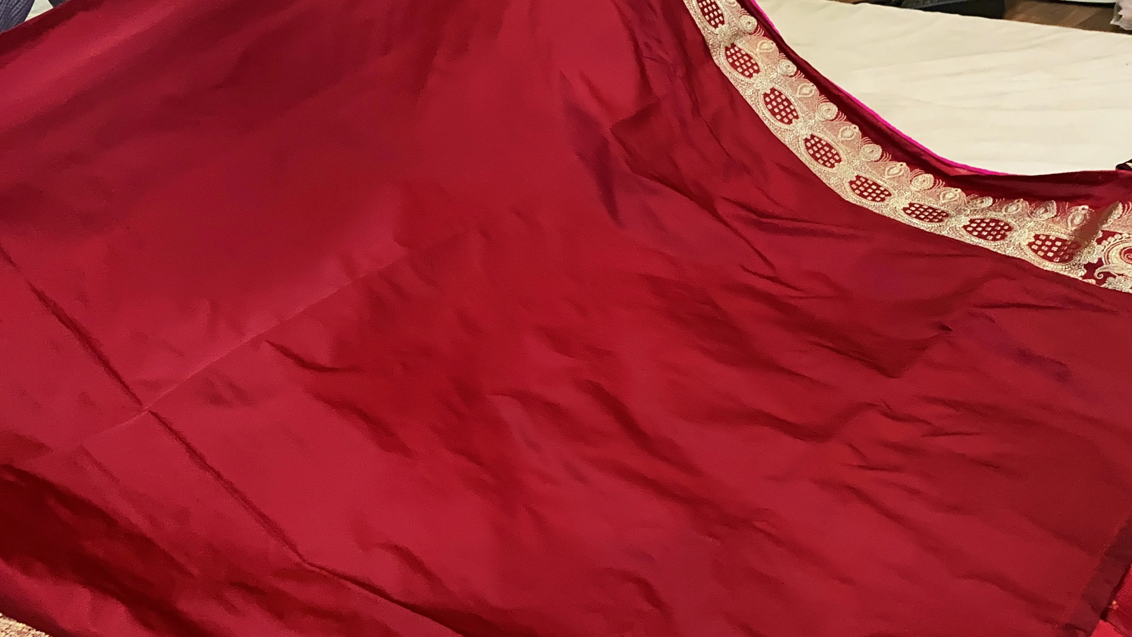 Luxurious Handloom Pure Silk Banarasi Saree in Maroon